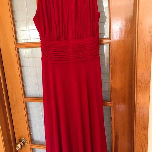 Red dress - Picture 3 of 4